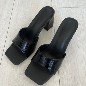 SHEIN Black Croc-Embossed Mules